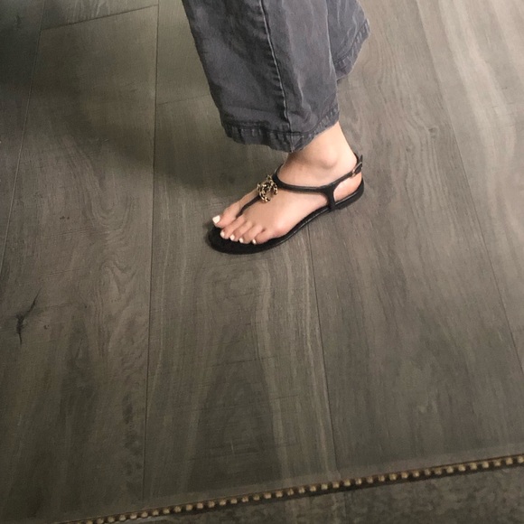 Chanel thong sandals 🖤 - Picture 4 of 11